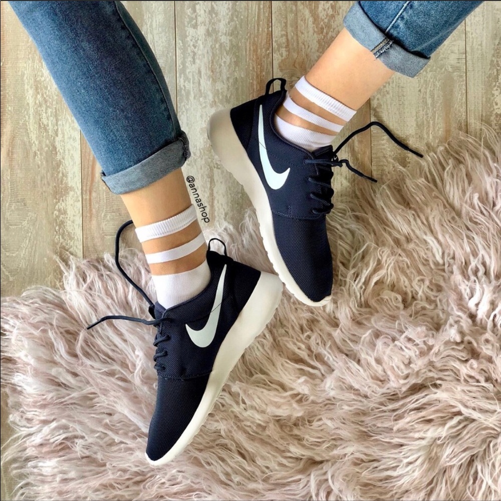 NWT Nike Roshe one navy - Picture 2 of 7